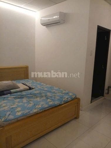 Bán Nhà Ngã Tư Ga, Đường to, Gía Rẻ. Diện tích Lớn