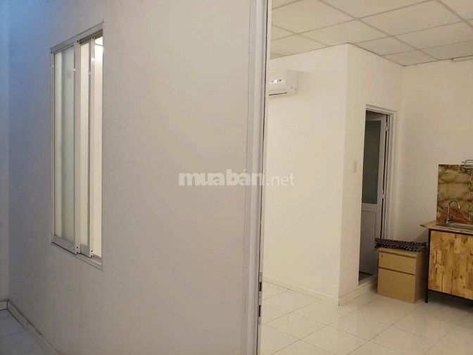 Bán Nhà Ngã Tư Ga, Đường to, Gía Rẻ. Diện tích Lớn
