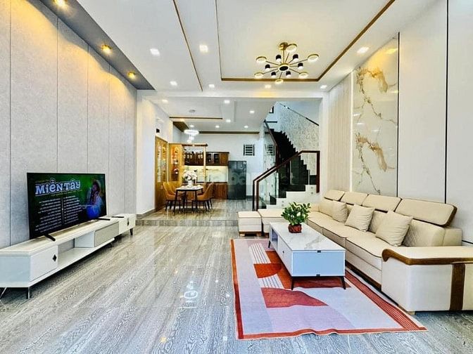 Nhà 1 trệt 2 lầu, 4x17,5m, có phòng ngủ trệt tiện cho người lớn tuổi