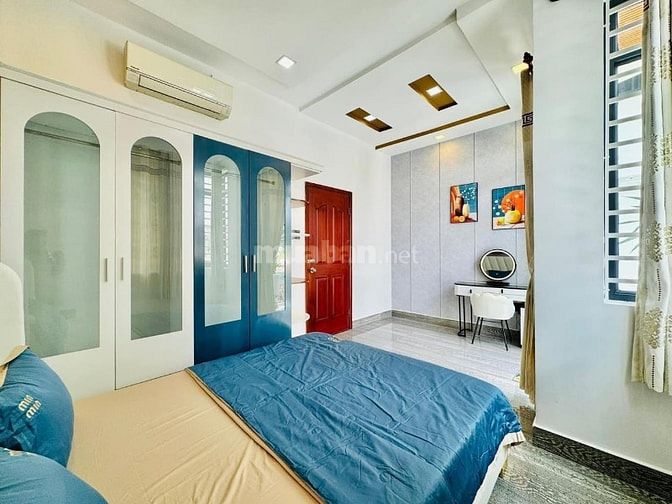 Nhà 1 trệt 2 lầu, 4x17,5m, có phòng ngủ trệt tiện cho người lớn tuổi