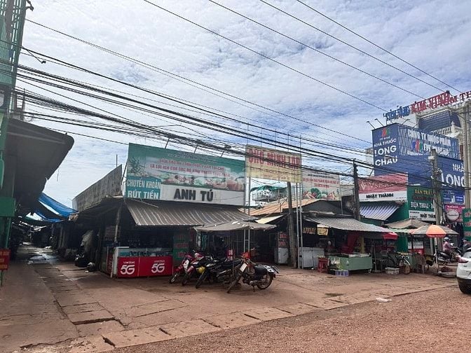CẦN SANG LẠI 2 SÀO ĐẤT (2250M2) SHR-MT ĐƯỜNG LỚN, ĐIỆN 3 PHA DÂN ĐÔNG 