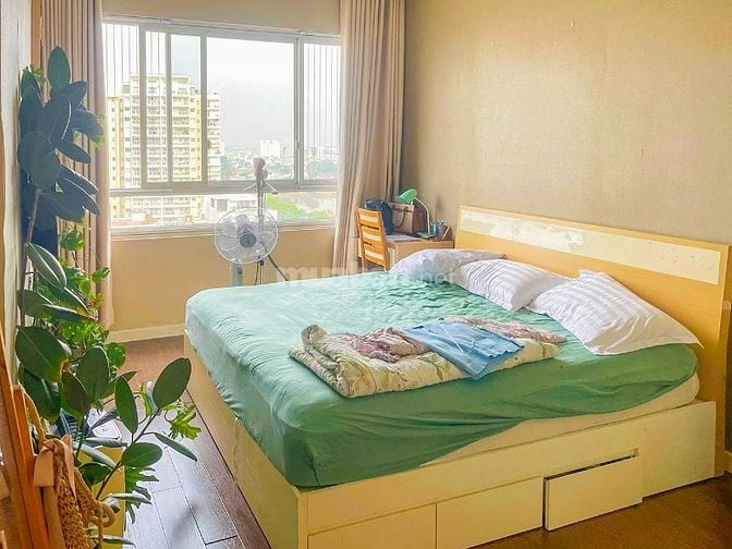 Cần bán Căn hộ tại Tropic Garden Thảo Điền tầng trung 2 phòng ngủ 88m2