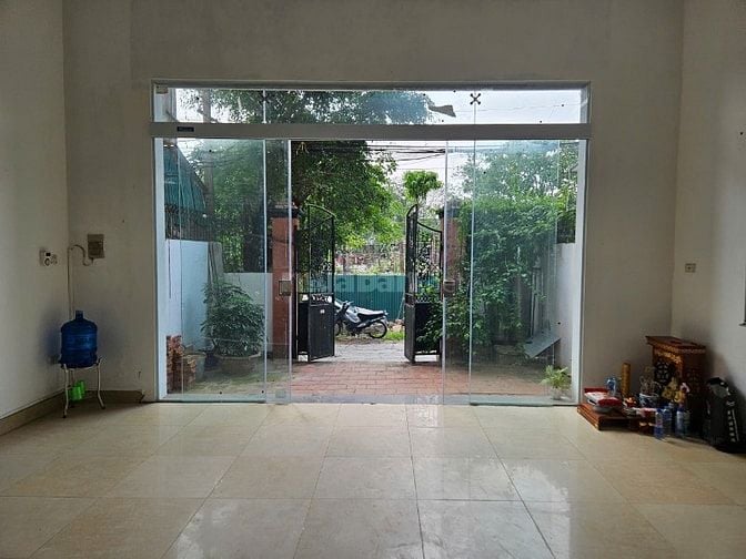 Cho thuê nhà riêng 4 tầng x 96m2, 6 phòng, Giá 18tr. tại 63 Bằng Liệt