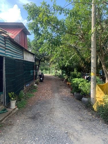 Cần bán nhà đường D4, xã Tân Nhựt, huyện Bình Chánh, 4x10m, 550tr