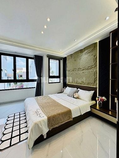 Kẹt tiền bán gấp nhà Ni Sư Huỳnh Liên, P10, Tân Bình cho thuê 14tr/th