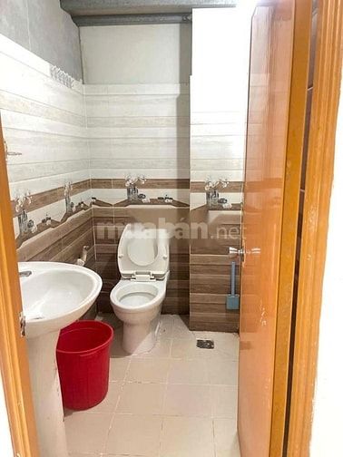 Cho thuê nhà mặt tiền Phan Văn Khỏe, P5, Q.6 giá 9tr