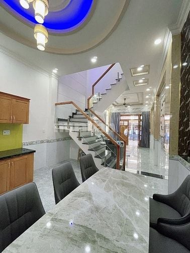 🏡CẦN BÁN NHÀ GIÁ MỀM 2TỶ250 BÊN QUẬN 10 GẦN CÔNG VIÊN VĂN HOÁ LÊ THỊ 