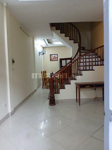 Cho thuê nhà riêng phố Vĩnh Hồ