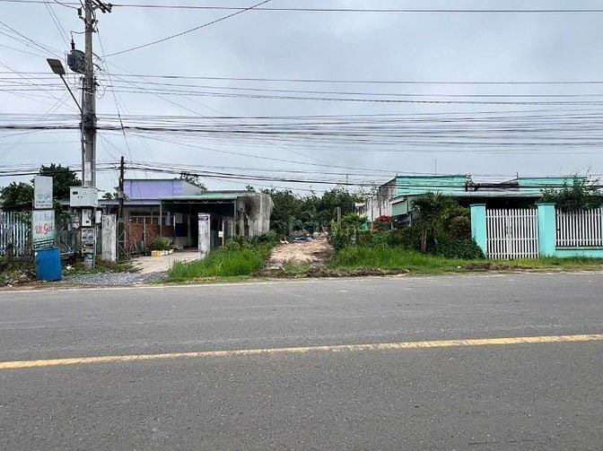 5x56 hơn 281m2 mặt tiền HL1. Gần KCN Phước Đông. 1,75 tỷ 