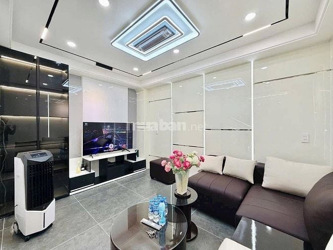 Nhà Nguyễn Trãi, Q5 gần chợ Phùng Hưng. Xây 1 trệt 2 lầu, hẻm 4m, SHR