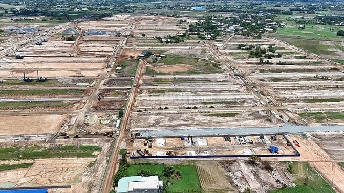 Vị trí độc quyền:11 nền nhà phố đường 3/2, cách Vinhomes 200m, giá F0