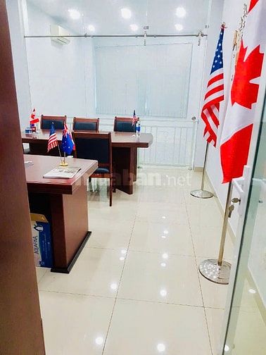 Cho thuê tòa nhà mặt tiền đường Nơ Trang Long CT TM giữa nhà