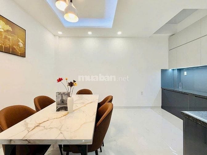 Sang ngay nhà Phạm Văn Hai, Tân Bình. Giá: 2 tỷ 410tr, sổ hồng riêng