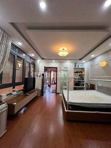 Bán nhà mặt đường Nguyễn Bá Tuyển, Tân Bình. Gần chợ Hoàng Hoa Thám