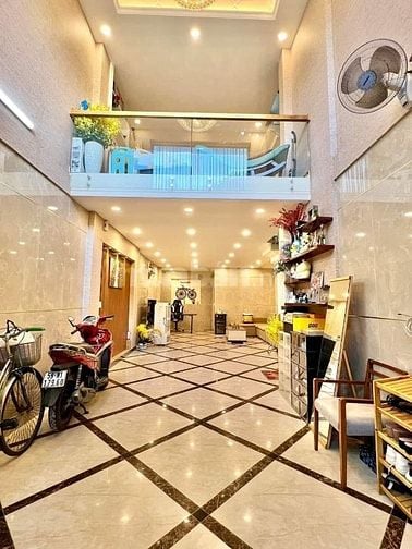 Bán nhà mặt đường Nguyễn Bá Tuyển, Tân Bình. Gần chợ Hoàng Hoa Thám