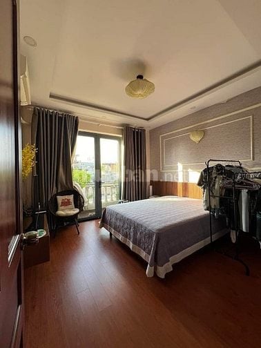 Bán nhà mặt đường Nguyễn Bá Tuyển, Tân Bình. Gần chợ Hoàng Hoa Thám