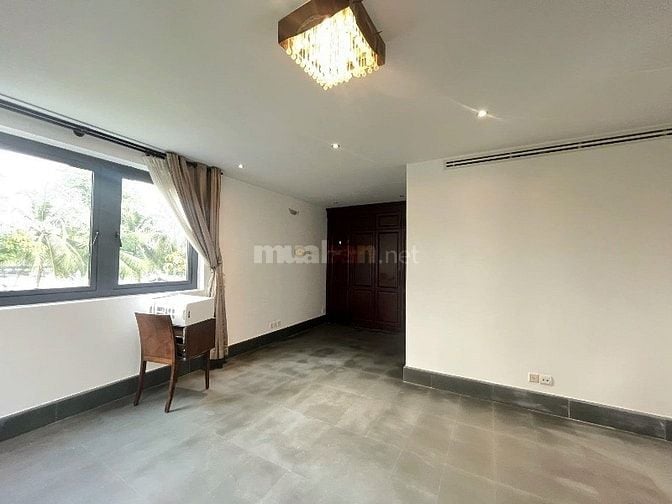 Bán Biệt Thự Villas Riviera - Giang Văn Minh - DT 591m2 - Giá 250 tỷ