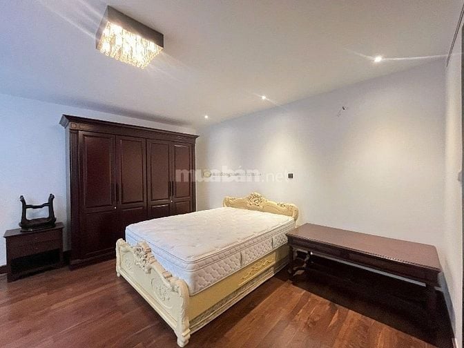 Bán Biệt Thự Villas Riviera - Giang Văn Minh - DT 591m2 - Giá 250 tỷ