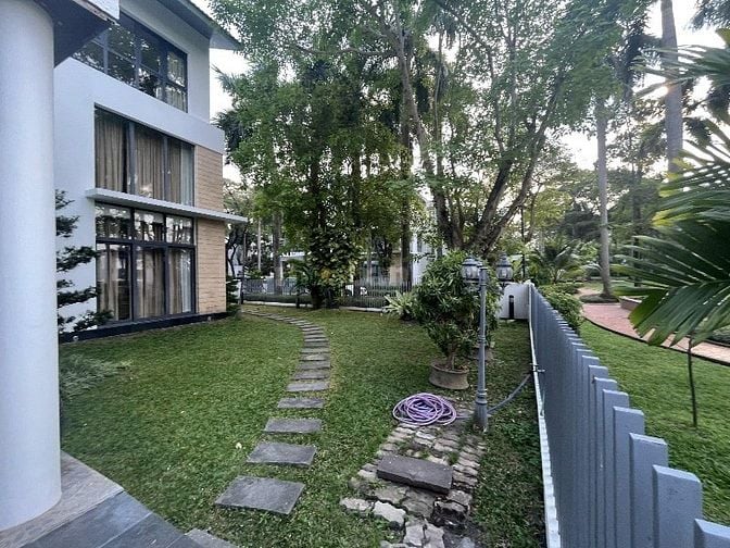 Bán Biệt Thự Villas Riviera - Giang Văn Minh - DT 591m2 - Giá 250 tỷ