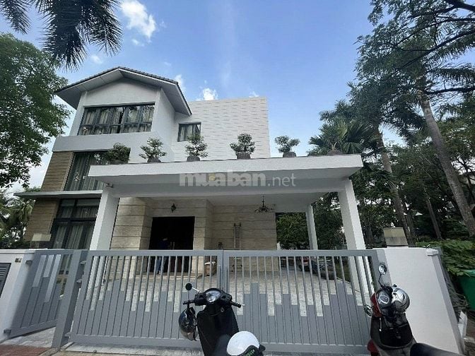Bán Biệt Thự Villas Riviera - Giang Văn Minh - DT 591m2 - Giá 250 tỷ