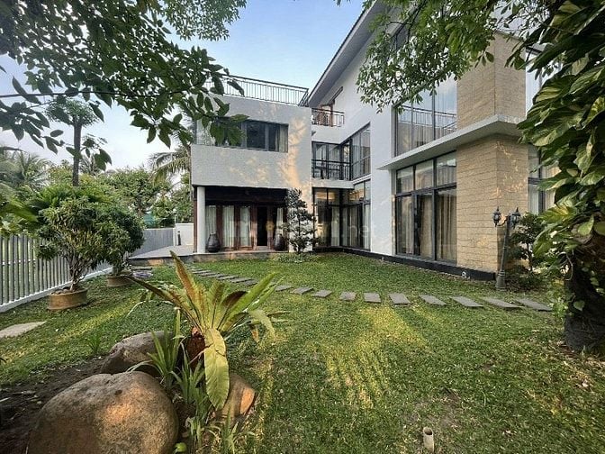 Bán Biệt Thự Villas Riviera - Giang Văn Minh - DT 591m2 - Giá 250 tỷ