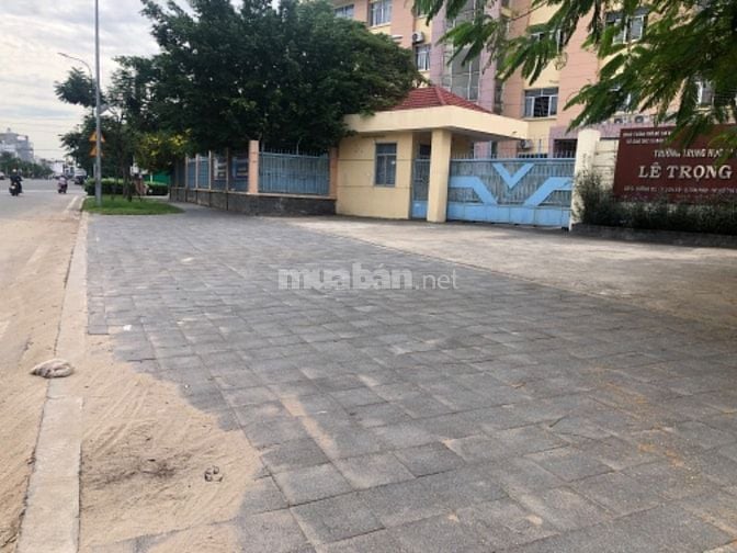 Bán gấp nhà MT bờ bao 1 . Đối diện khu phức hợp celadon city 
