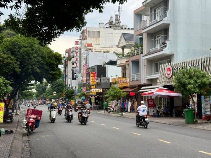 Bán gấp MT Tân Thắng đối diện cổng siêu thị eaon. DT: 5.5x29m. 