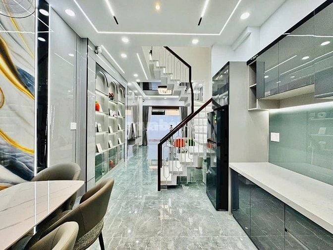 Siêu Hot! Nhà 60m² Lâm Văn Bền,Q7 – 2Lầu, Giá Chỉ 2Tỷ300 SỔ HỒNG RIÊNG