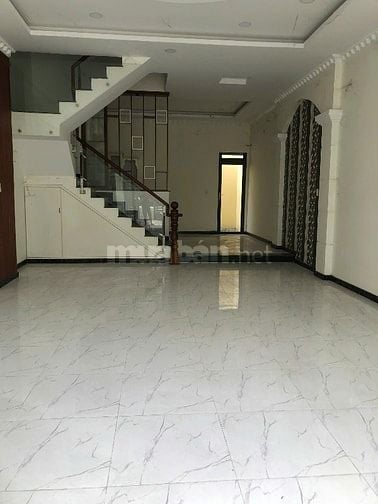 Nhà bán gần chợ Bình Chánh 1 trệt 1 lầu. Giá 2.195 tỉ