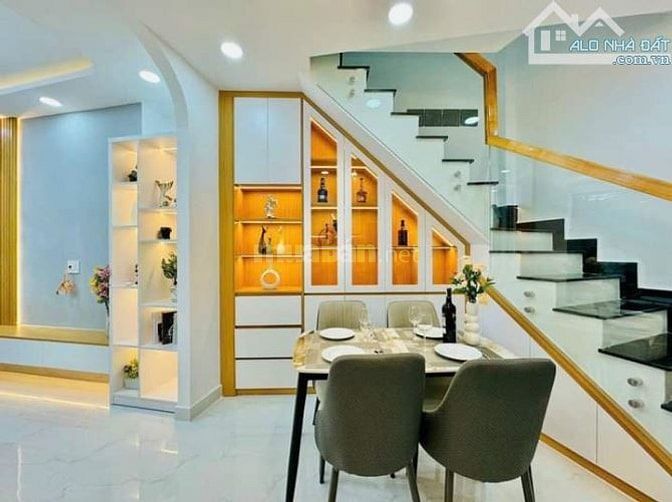 TC dưới 2Tỷ chốt ngay căn nhà gần chợ GV-1/Nguyễn Du. 49.5m2-2tầng-3pn