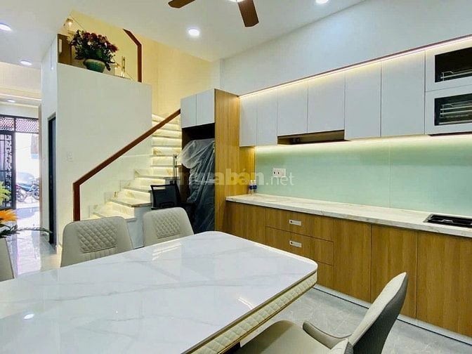 Bán nhà 1 trệt 3 lầu nội thất hẻm trước nhà 5m Đs 9 p16 41m2 giá 5,879