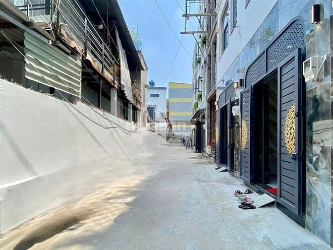 Bán nhà 1 trệt 3 lầu nội thất hẻm trước nhà 5m Đs 9 p16 41m2 giá 5,879