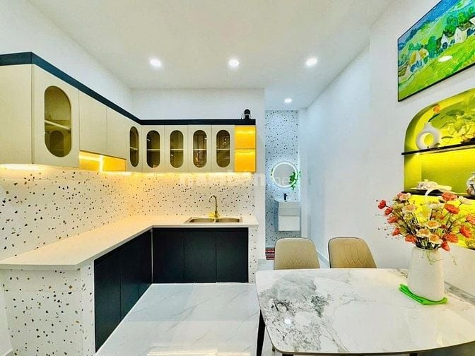 Thím Chi bán nhà ngay ngõ Võ Văn Tần Giá tốt dọn vào ở ngay