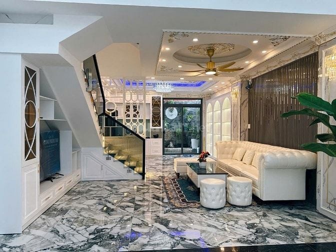 Độc Tôn : MT Lý Nam Đế Lề 5m ( 4 * 14 ) 3 Lầu Khu Trung Tâm 14.5 Tỷ