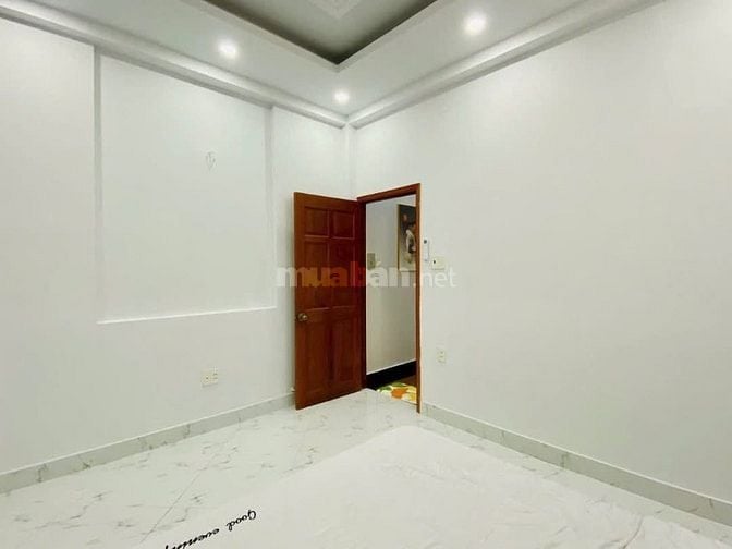 Bán gấp nhà ở đường Lý Thường Kiệt, phường 8, quận Tân Bình, giá 2 tỷ 