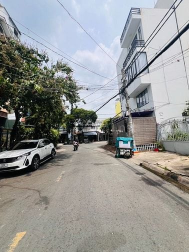 Bán nhà đường số lâm VĂN BỀN,bình thuận ,quận 7 dt:5×20,gia:16,5ty