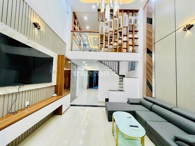 Hẻm xe hơi- Thành Thái, Quận 10 - nhà đẹp chính chủ giá chỉ 2tỷ150