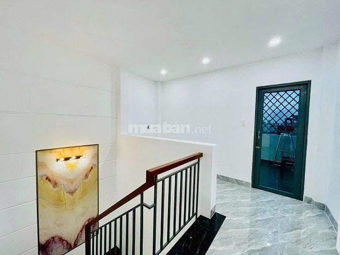 Hẻm xe hơi- Thành Thái, Quận 10 - nhà đẹp chính chủ giá chỉ 2tỷ150