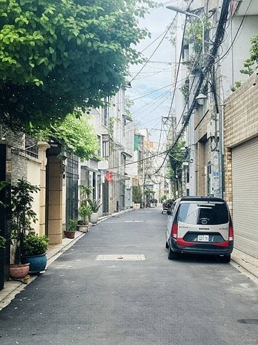 Hẻm xe hơi- Thành Thái, Quận 10 - nhà đẹp chính chủ giá chỉ 2tỷ150