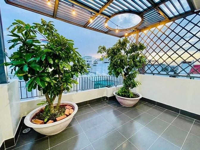 Hẻm xe hơi- Thành Thái, Quận 10 - nhà đẹp chính chủ giá chỉ 2tỷ150