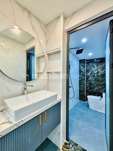Đi nước ngoài định cư bán gấp nhà ở đường Phan Đăng Lưu, phường 7, quậ