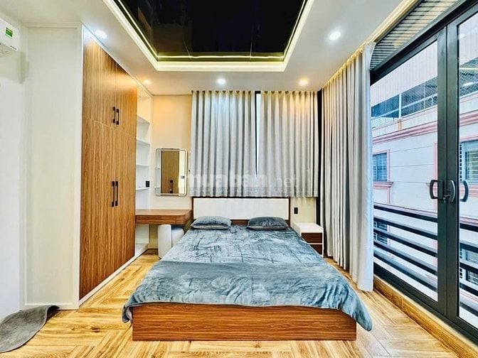 Đi nước ngoài định cư bán gấp nhà ở đường Phan Đăng Lưu, phường 7, quậ
