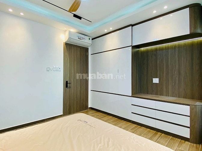 Nhà nằm ngay vị trí đẹp Sư Vạn Hạnh P12 Q10 giá 2tỷ250tr DT 42.9m2