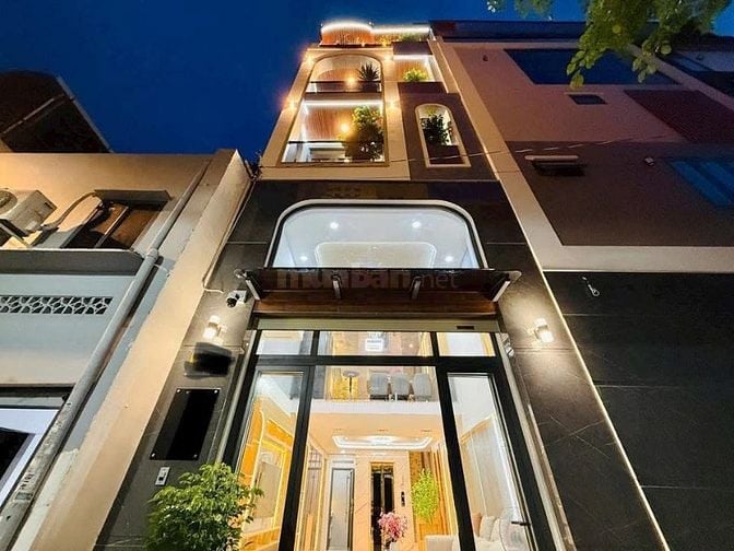 Bán gấp nhà ở đường Cao Thắng, phường 3, quận 3, giá 3 tỷ