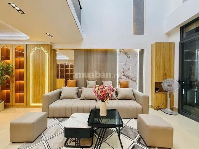 Bán gấp nhà ở đường Cao Thắng, phường 3, quận 3, giá 3 tỷ
