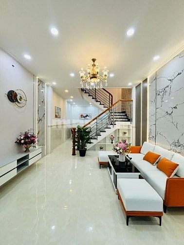 NHÀ ĐẸP-NGAY KHU VỰC SẦM UẤT-SỔ SÁCH CHUẨN CHỈNH-GIÁ TỐT NHẤT KHU VỰC