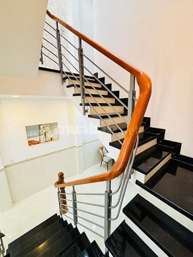 NHÀ ĐẸP-NGAY KHU VỰC SẦM UẤT-SỔ SÁCH CHUẨN CHỈNH-GIÁ TỐT NHẤT KHU VỰC