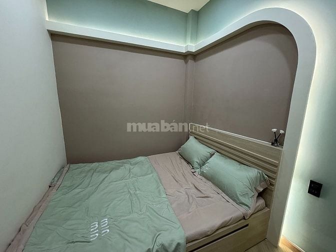 2lầu (3,9m hậu 5,5m x 11m) full nội thất c.cấp khu VIP Thích Quảng Đức