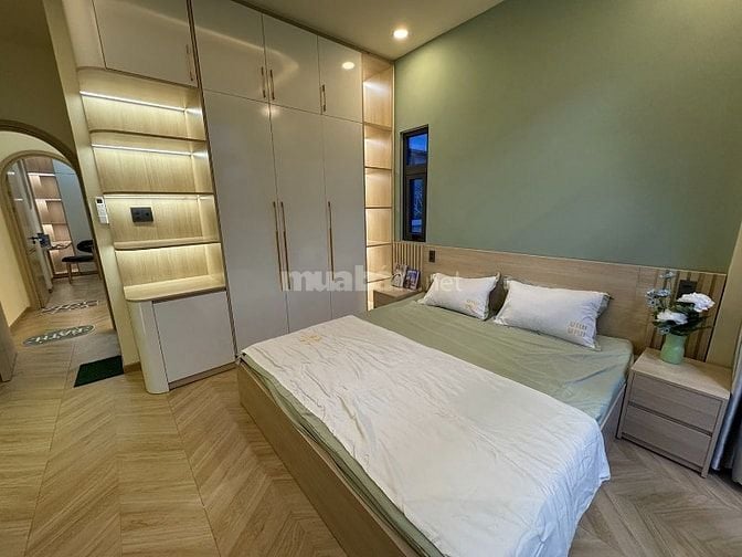 2lầu (3,9m hậu 5,5m x 11m) full nội thất c.cấp khu VIP Thích Quảng Đức