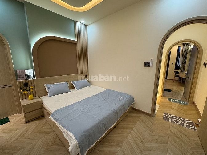 2lầu (3,9m hậu 5,5m x 11m) full nội thất c.cấp khu VIP Thích Quảng Đức